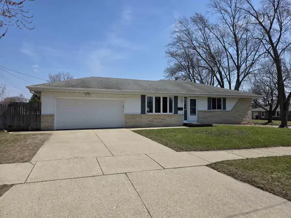 1841 S Walnut Street, Janesville, WI 53546