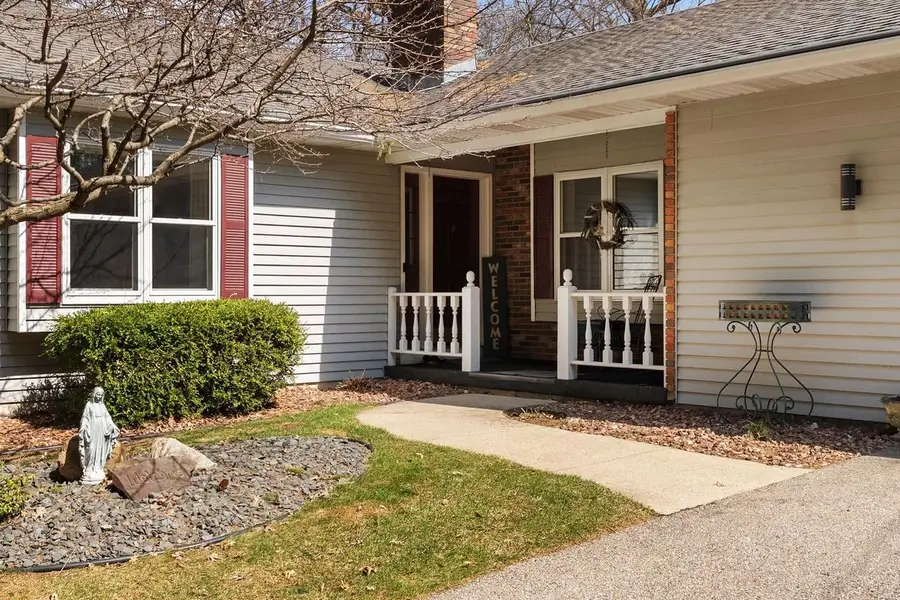 2878 Golden Circle, Stoughton, WI 53589 - #2