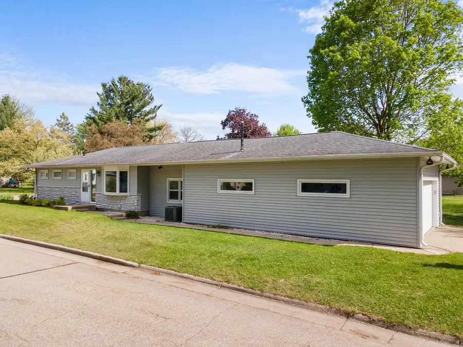 505 Walker Street, Mazomanie, WI 53560 - #3