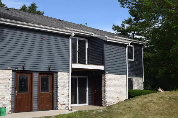 904 Whispering Pines Way, Fitchburg, WI 53713