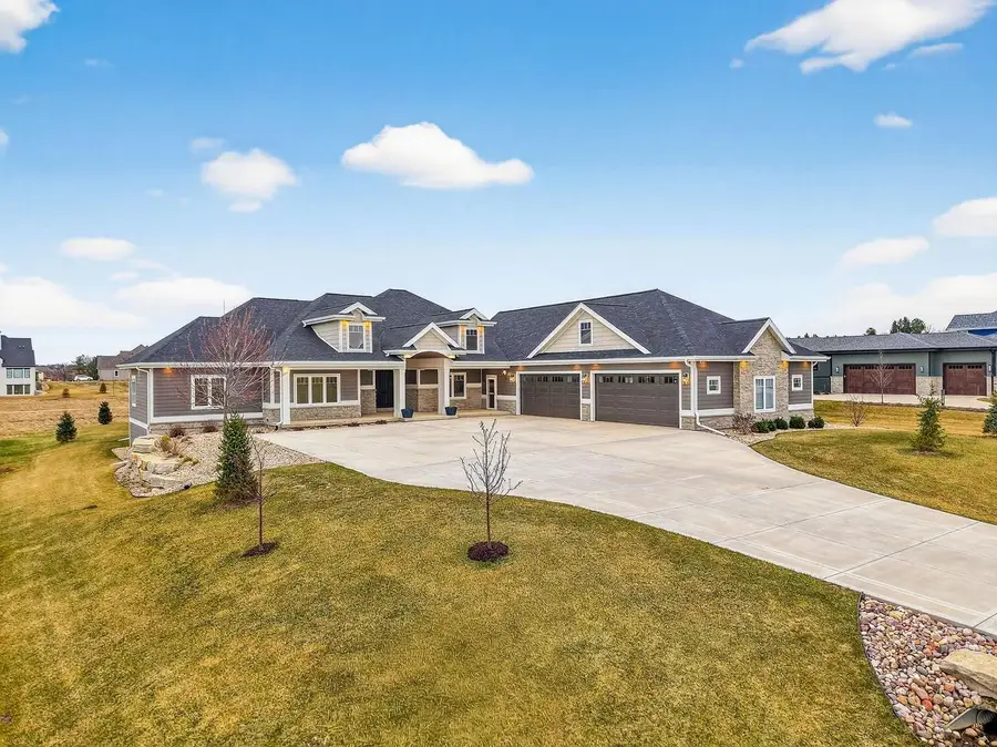 7576 Colonial Way, Verona, WI 53593 - #2