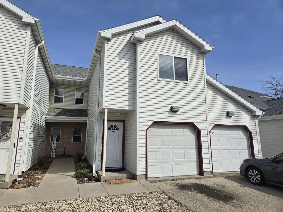 939 Rockefeller Lane, Madison, WI 53704 - #1