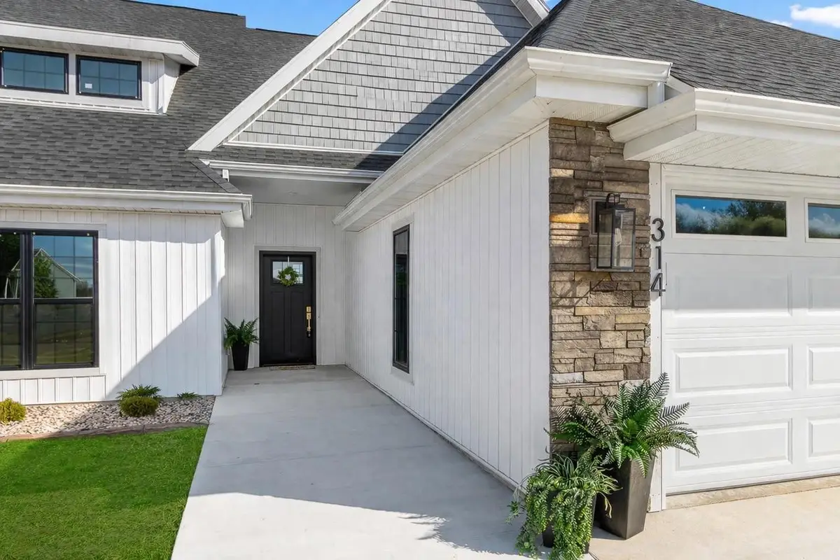 314 Willow Street, Pardeeville, WI 53954 - #1