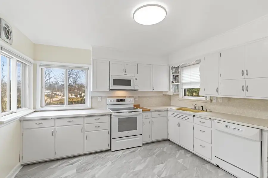 809 W Edgewater Street, Portage, WI 53901 - #3