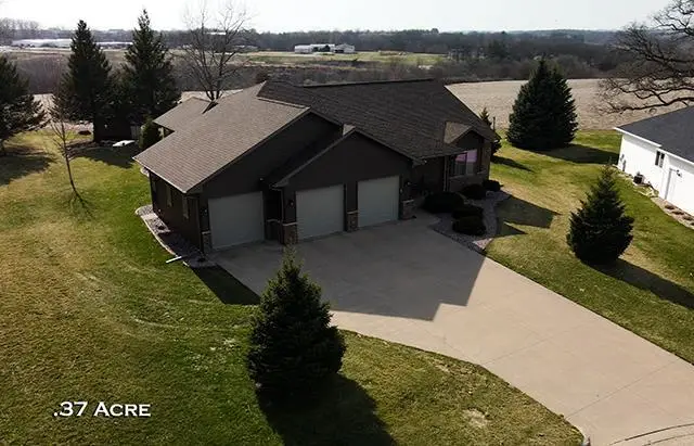 1080 Oakhaven Court, Platteville, WI 53818 - #2