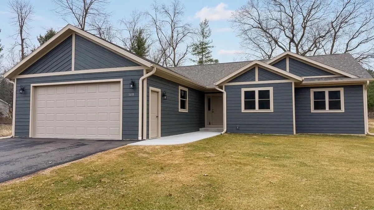 1618 Michigan Avenue, Wisconsin Dells, WI 53965 - #1
