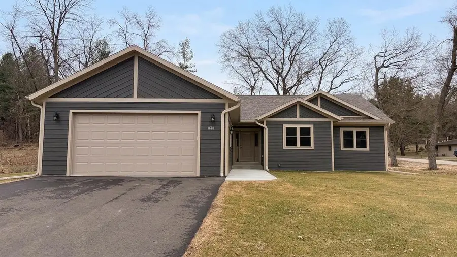 1618 Michigan Avenue, Wisconsin Dells, WI 53965 - #3