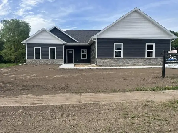 190 Deerrun Drive, Fall River, WI 53932