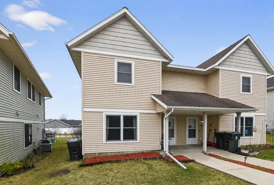 218 Musket Ridge Drive #6, Sun Prairie, WI 53590 - #2