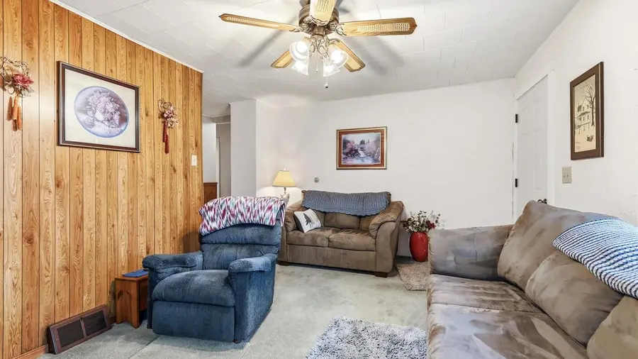 325 Elmer Street, Platteville, WI 53818 - #3