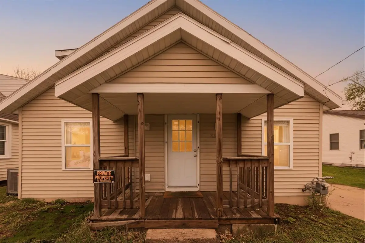 236 Chestnut Avenue, Beloit, WI 53511 - #1