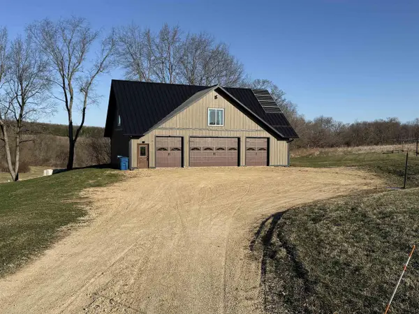 E4364 Meadow Drive, Hillpoint, WI 53937