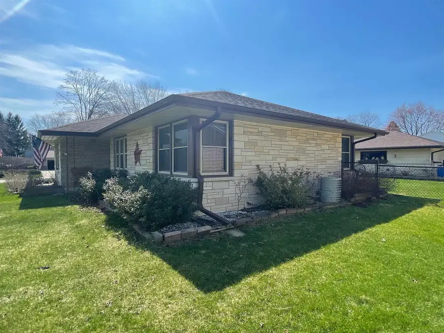 W240N6291 Maple Avenue, Sussex, WI 53089 - #3