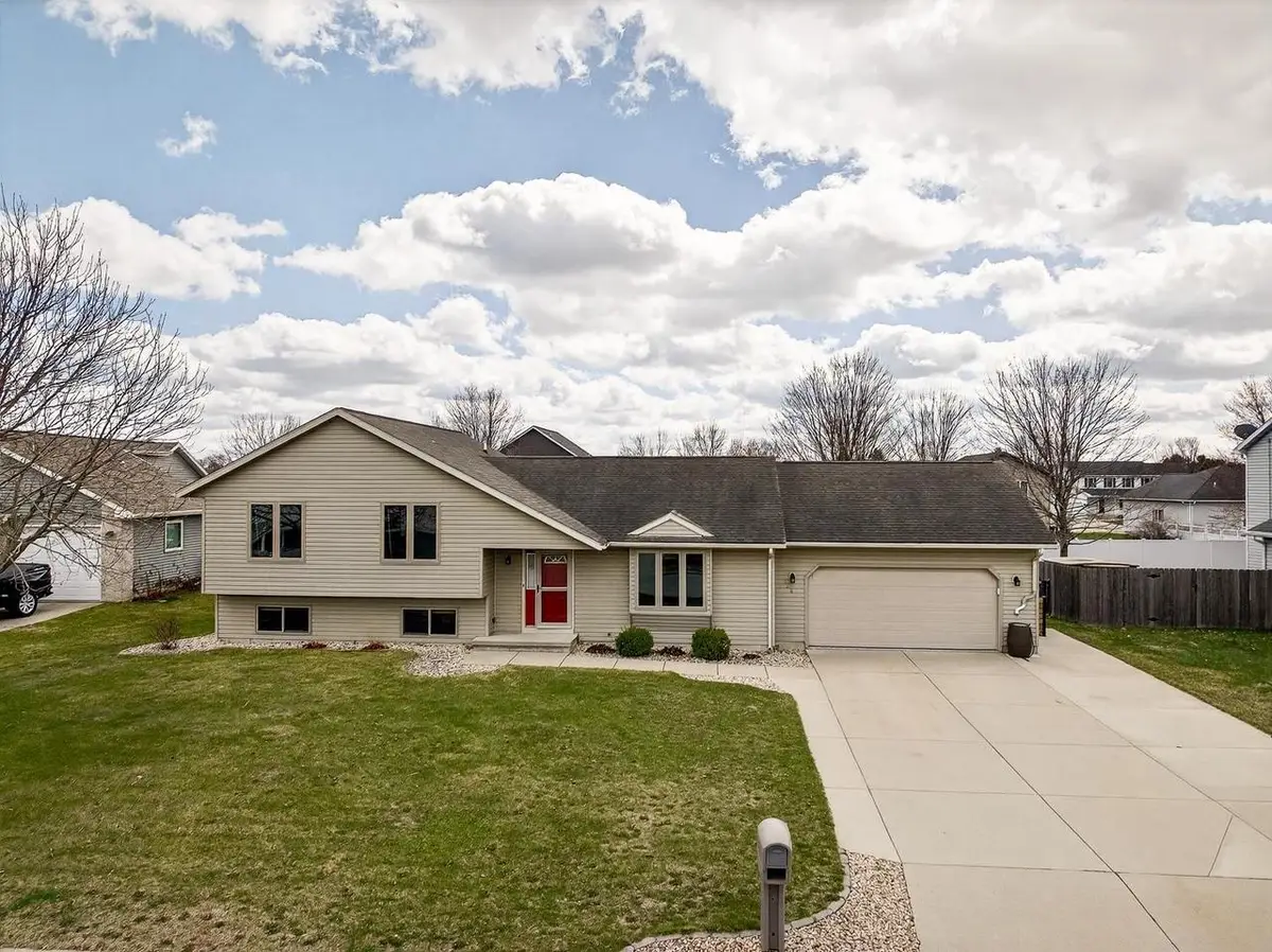 126 Albert Circle, Belleville, WI 53508 - #1
