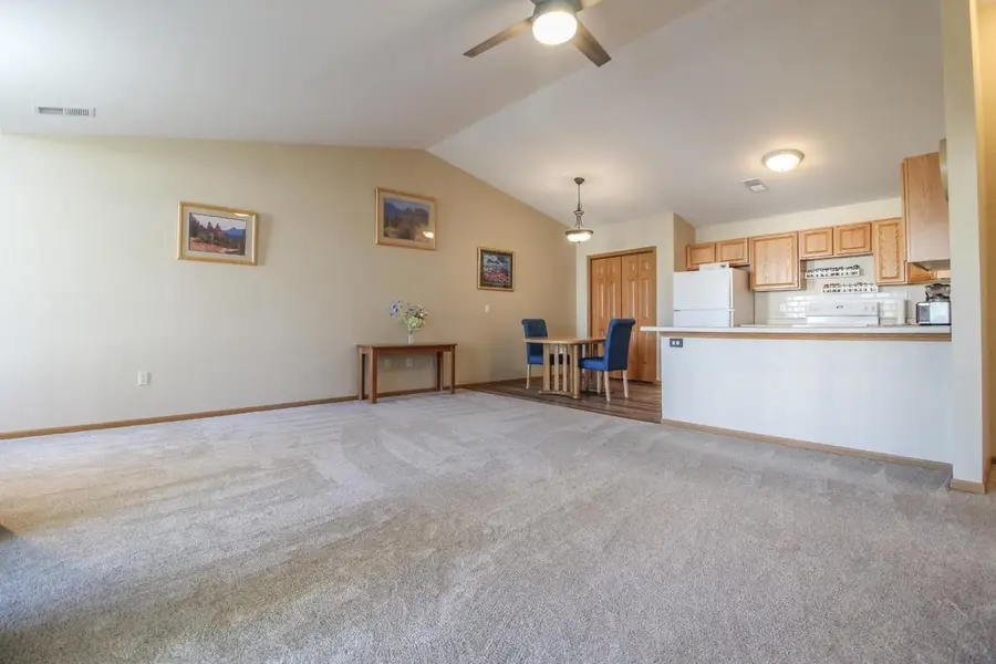 1612 Commonwealth Drive #8, Fort Atkinson, WI 53538 - #3