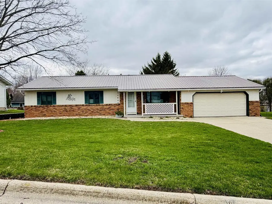 2721 3rd Avenue, Monroe, WI 53566 - #2