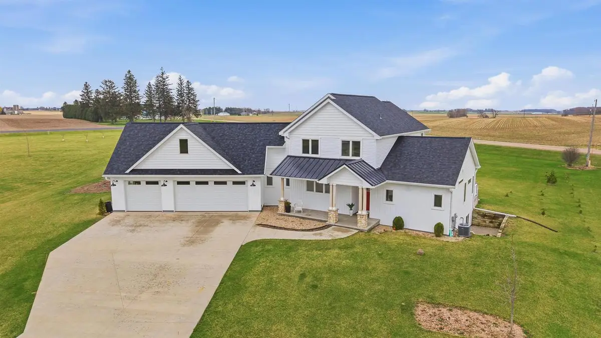 N6329 Tradewinds Circle, Beaver Dam, WI 53916 - #1