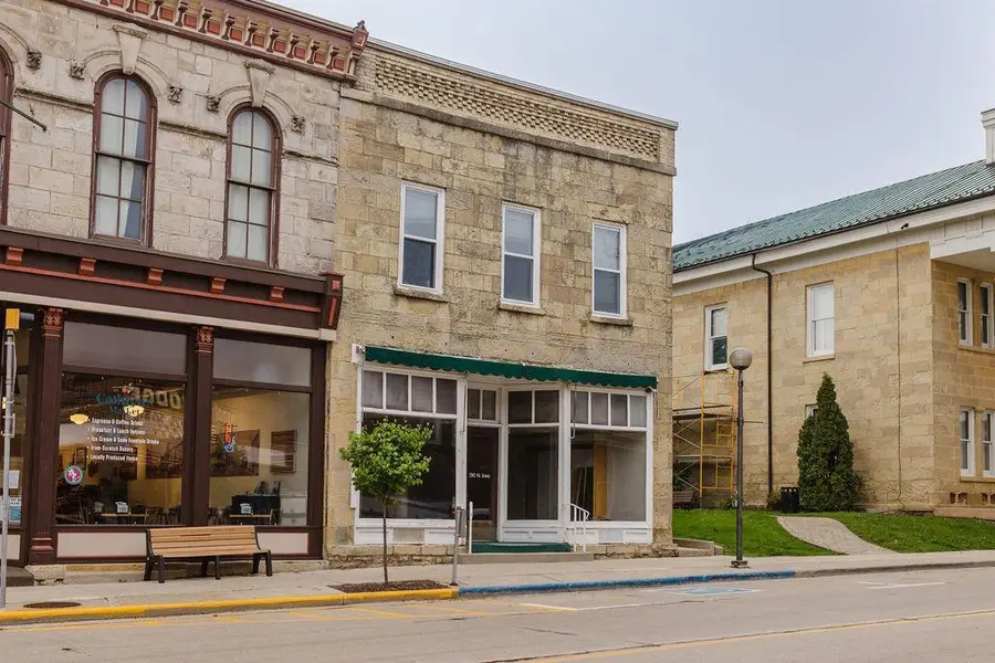 210 N Iowa Street, Dodgeville, WI 53533 - #3