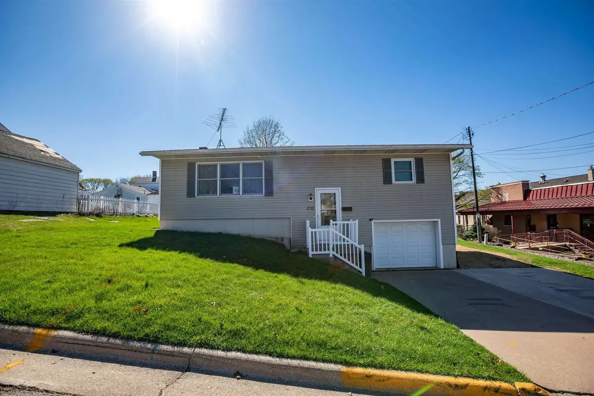 210 S Union Street, Dodgeville, WI 53533 - #1
