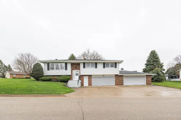 406 Dewey Street, Cuba City, WI 53807