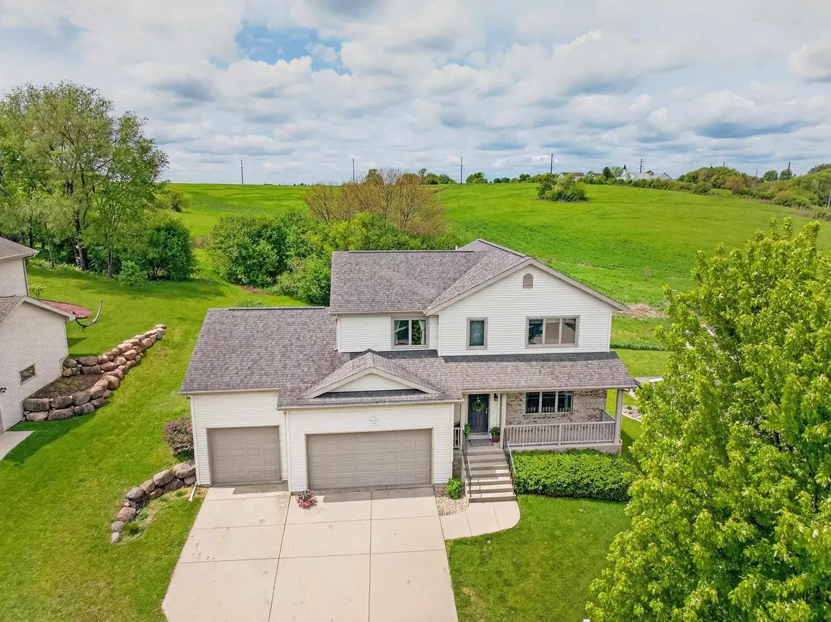 705 STONEFIELD Way, Mount Horeb, WI 53572 - #1