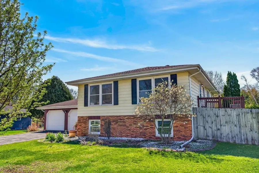 5755 Pembroke Drive, Fitchburg, WI 53711 - #3