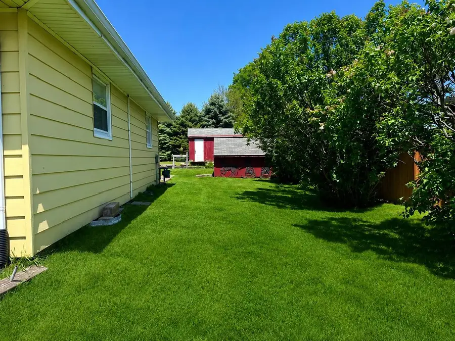 421 W Calhoun Street, Cuba City, WI 53807 - #3