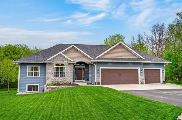 11702 Woodsview Crossing Crossing, Edgerton, WI 53534