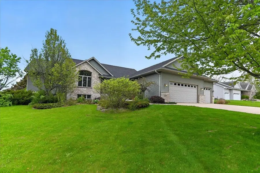 2988 Wyndwood Way, Sun Prairie, WI 53590 - #2