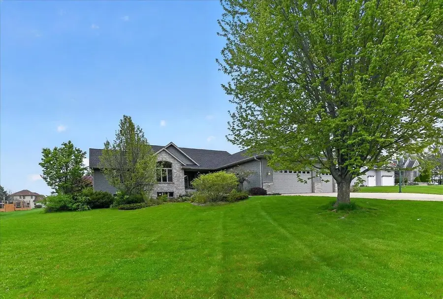 2988 Wyndwood Way, Sun Prairie, WI 53590 - #3