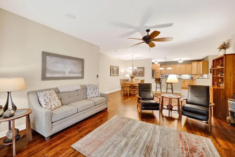 34 Cherokee Circle #103, Madison, WI 53704 - #2