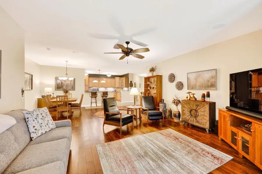 34 Cherokee Circle #103, Madison, WI 53704 - #3