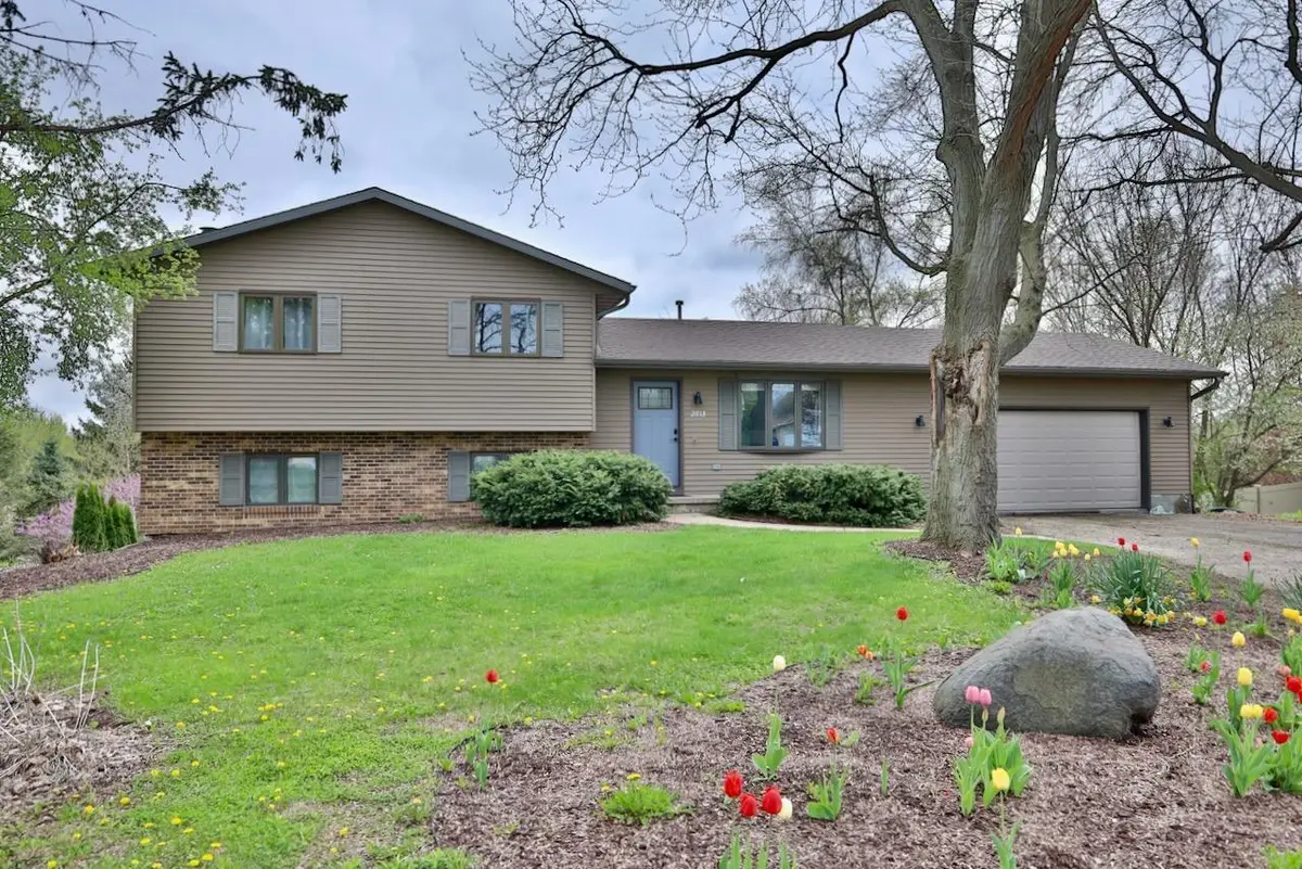 2613 Cochise Trail, Fitchburg, WI 53711 - #1