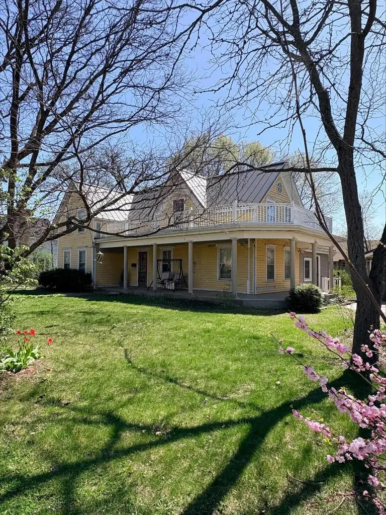 875 Water Street, Prairie Du Sac, WI 53578 - #1