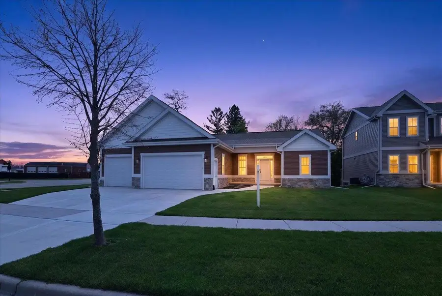 80 Oak Ridge Trail, Deerfield, WI 53531 - #2