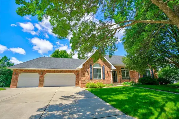 888 Chalfont Drive, Sun Prairie, WI 53590