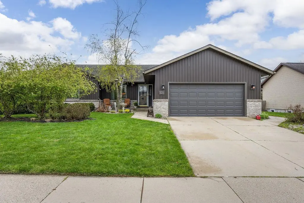 121 Stonehaven Drive, Sun Prairie, WI 53590 - #1