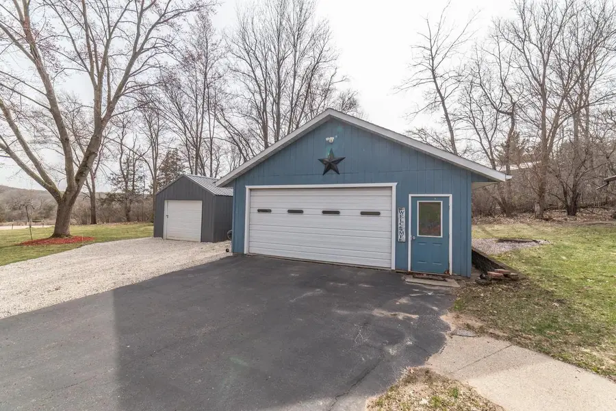 E12516 County Road T., Baraboo, WI 53913 - #3