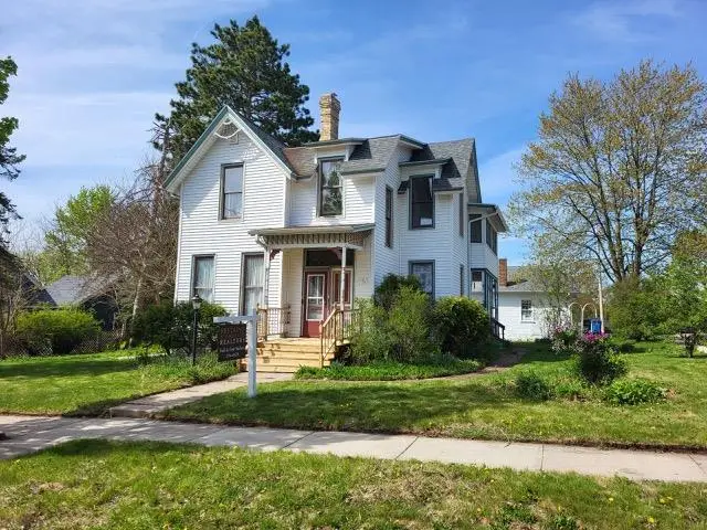 733 5th Street, Baraboo, WI 53913 - #1