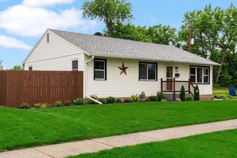 1027 Thomas Street, Janesville, WI 53545 - #2