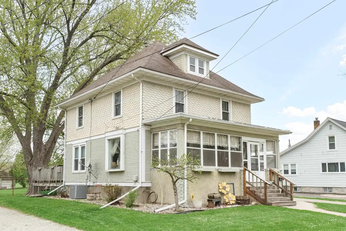 300 ROUNSVILLE Street, Waupun, WI 53963 - #1