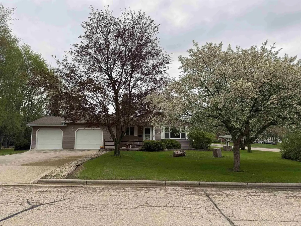 22 16th Street, Prairie Du Sac, WI 53578 - #1
