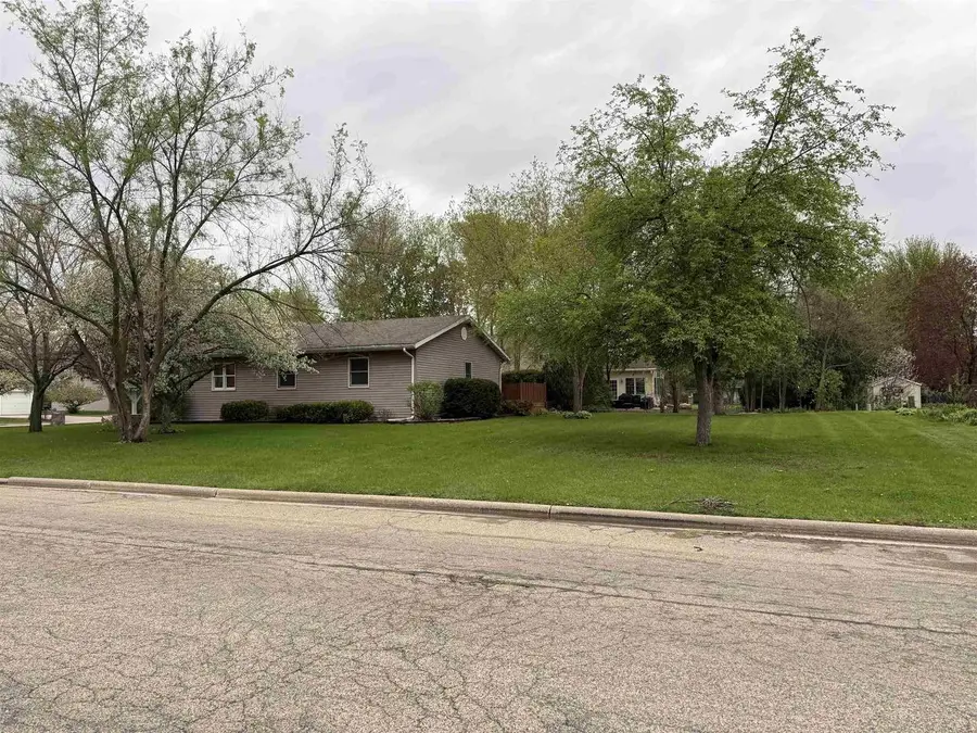 22 16th Street, Prairie Du Sac, WI 53578 - #3