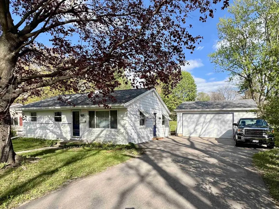 4417 Jay Drive, Madison, WI 53704 - #3