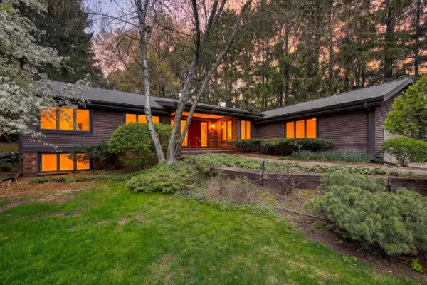 18 Larch Circle, Madison, WI 53705