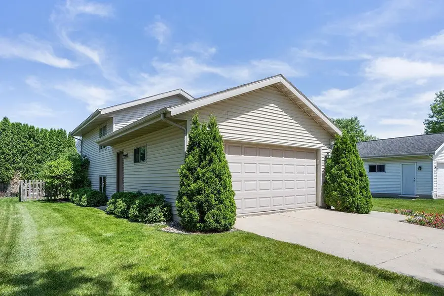 3533 Stonebridge Drive, Madison, WI 53719 - #3