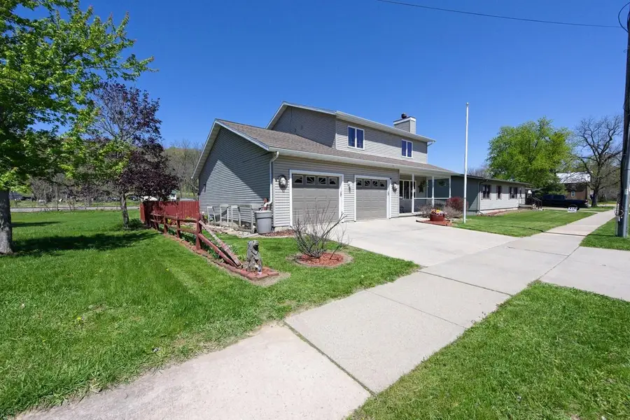 312 E Walnut Street, North Freedom, WI 53951 - #3