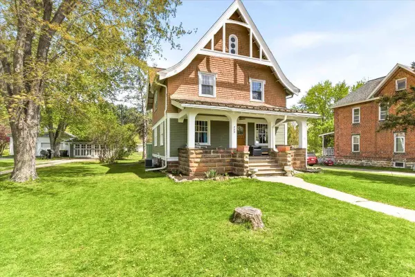 209 East Street, Wonewoc, WI 53968