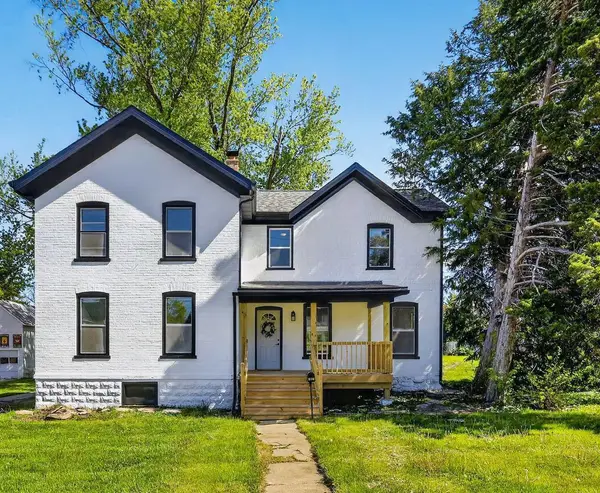 129 W Oak Grove Street, Juneau, WI 53039