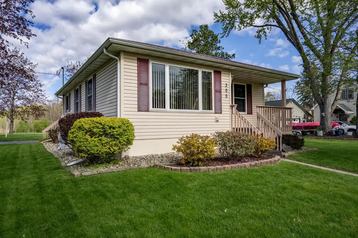 305 Arlington Avenue, Mauston, WI 53948 - #1